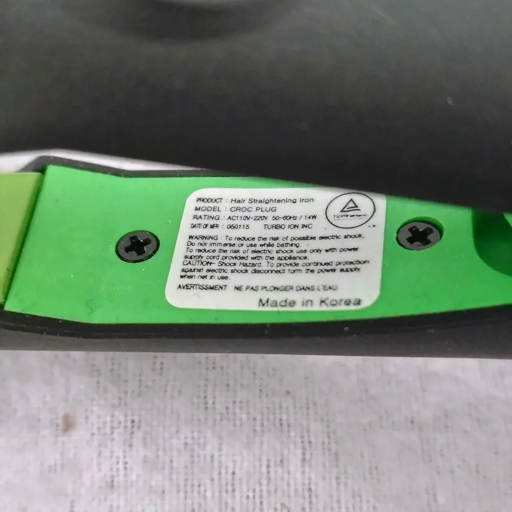 Croc Plug Ceramic Mini Flat Iron Hair Straightening Travel Haircare Green